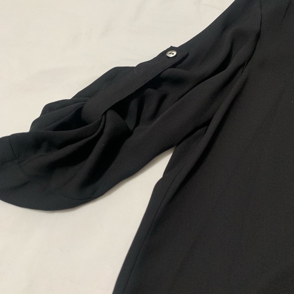 Black top - Picture 2 of 4